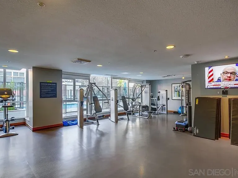 325 7th Ave #610 — Photo 35