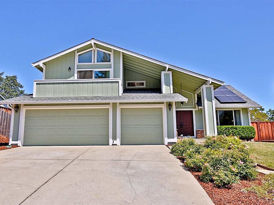 2nd image of 102 Mount Everest Ct