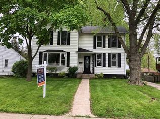 914 Center St, McHenry, IL 60050