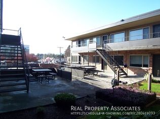 8547 Phinney Ave N APT 13, Seattle, WA 98103