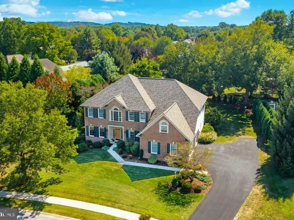 677 Dorset St, Lititz, PA 17543