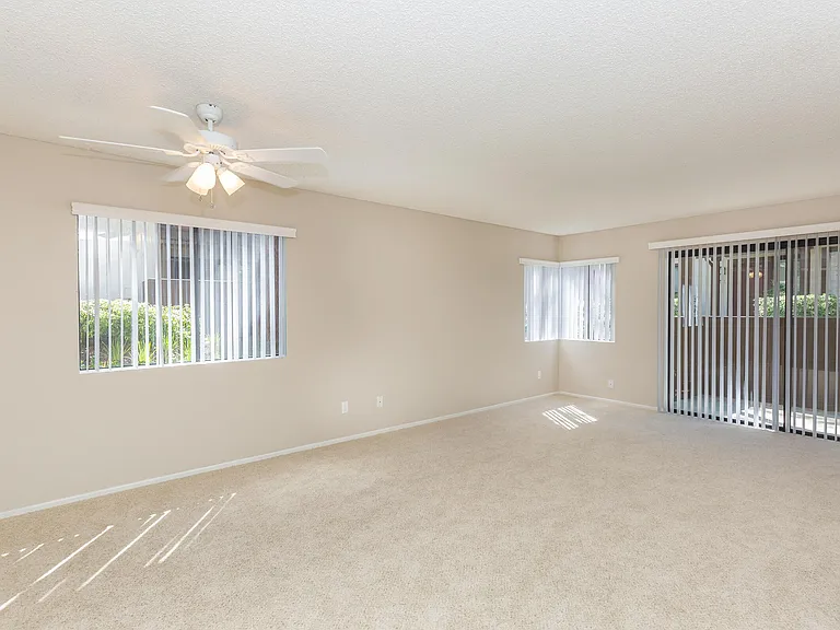 Emerald Court Apartment Homes — Photo 37