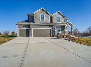 21507 W 45th Ter, Shawnee, KS 66226