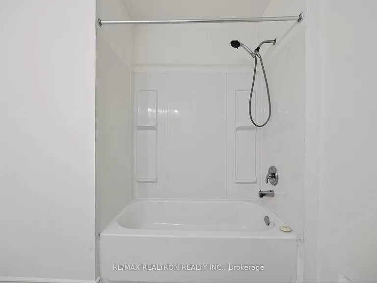 275 Wentworth St W #217 — Photo 12