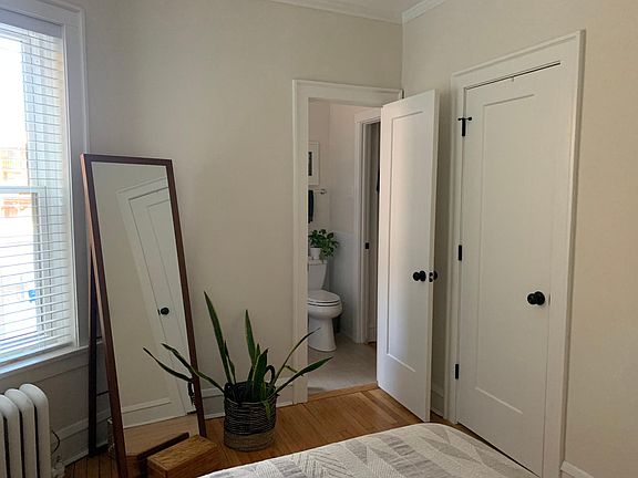 4th image of 1342 W Winnemac Ave