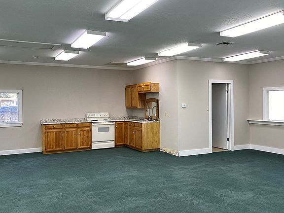 4th image of 1406 N Llano St