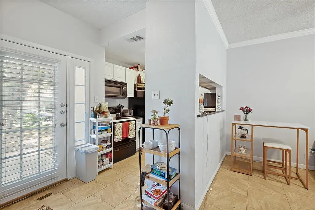 2 bed, 2.0 bath, 800 sqft, $1,750 — Photo 3