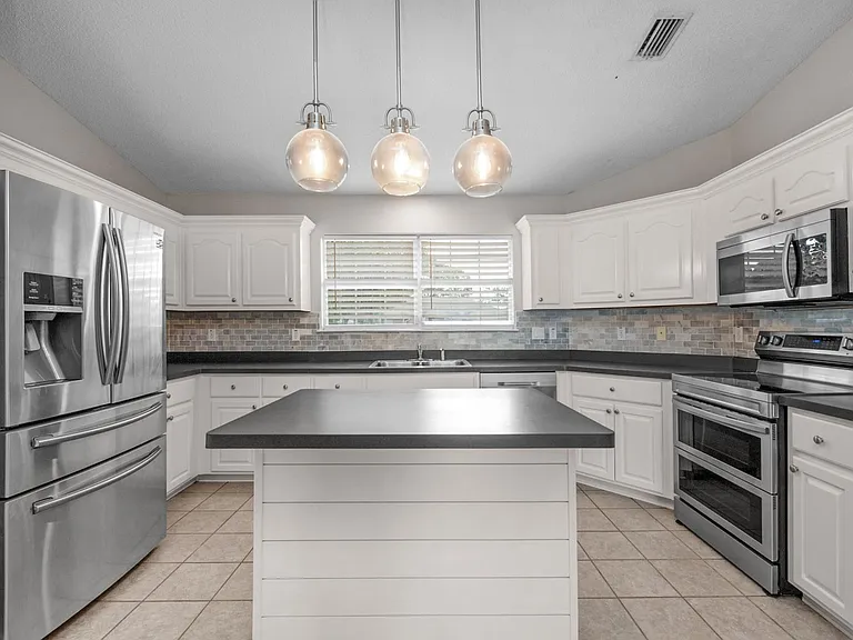 2081 Seagrape Dr — Photo 18