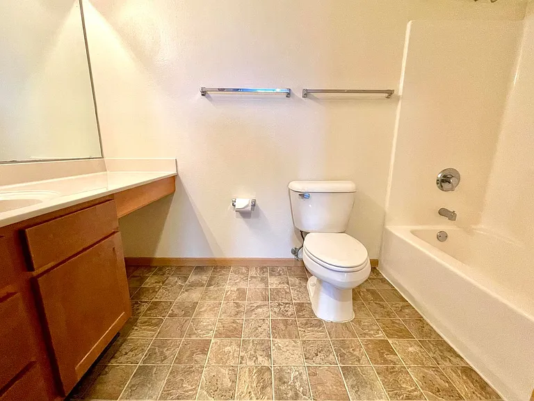 Stone Creek Apartments — Photo 54