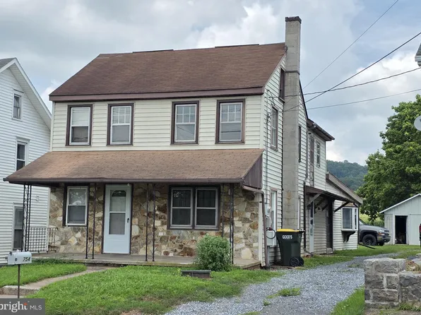 754 W Route 897, Reinholds, PA 17569