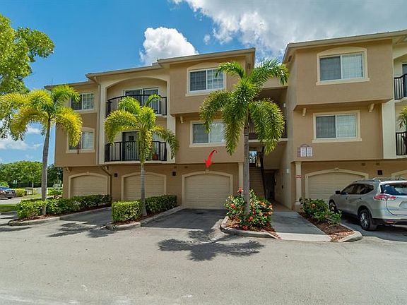 2nd image of 800 Crestwood Ct S APT 801