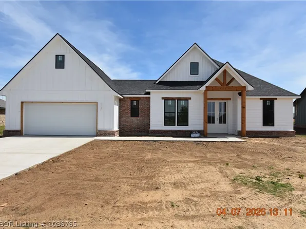 2028 Prairie Fire Dr, Sallisaw, OK 74955