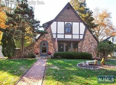 1st image of 58 Park Ln