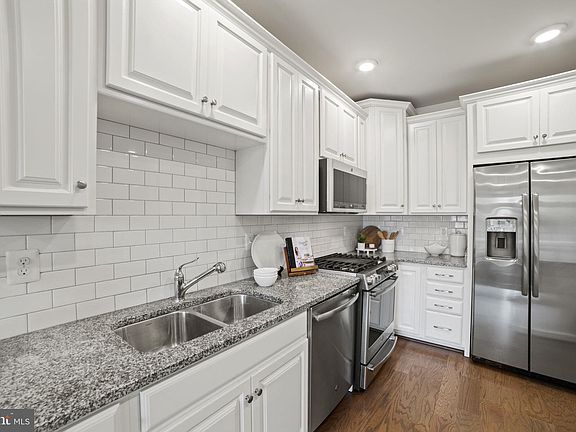 3rd image of 23230 Milltown Knoll Sq Unit 110