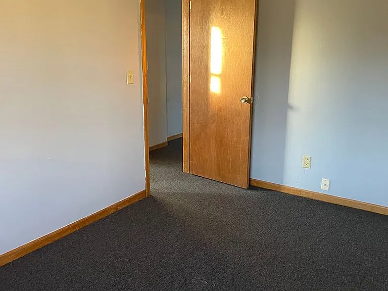8809 W Villard Ave — Photo 7
