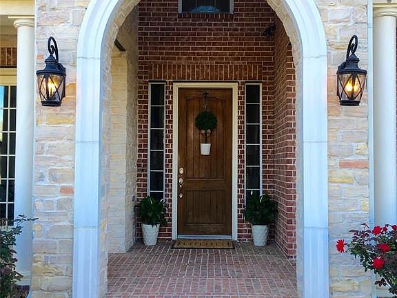 4th image of 16811 Allemand Ln