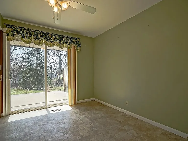 1726-1728 W Blue Spruce Ct #1726 — Photo 10