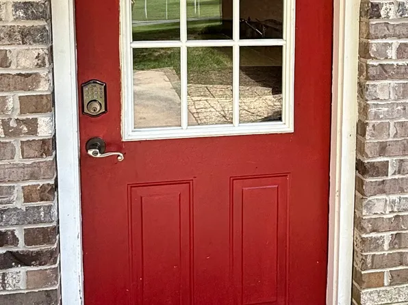 3922 Westover Rd, Westover, AL 35147