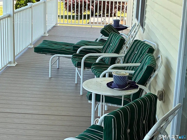2 Buckingham Ave — Photo 6