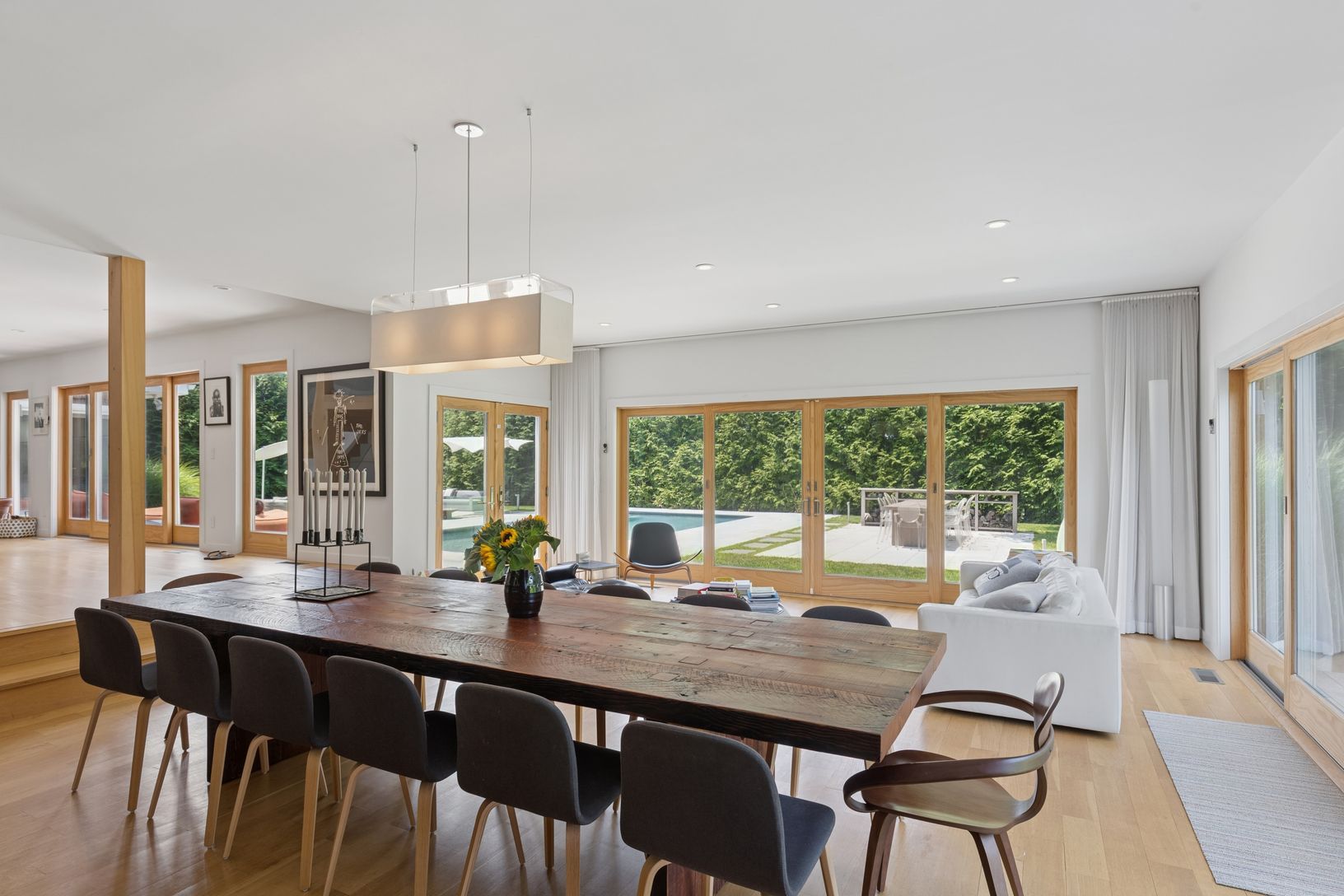  Comfy and easy entertaining or relaxing