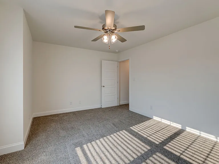 1385 Harmon Ln — Photo 8