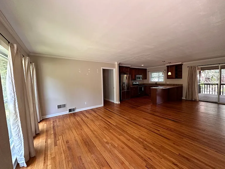 3221 Foxhall Rd — Photo 5