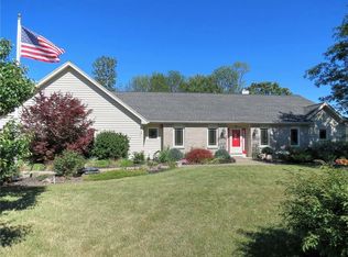 21 Alden Glen Dr, Webster, NY 14580