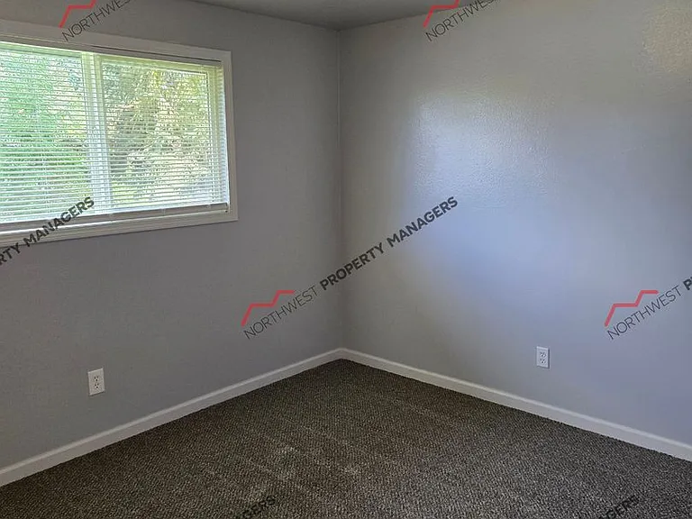 212 Galaxie Rd — Photo 15