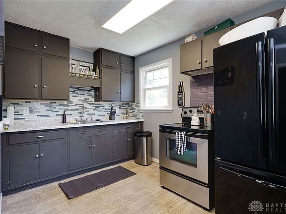 4th image of 1704 Russet Ave