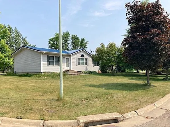 644 Willow Dr, Greene, IA 50636