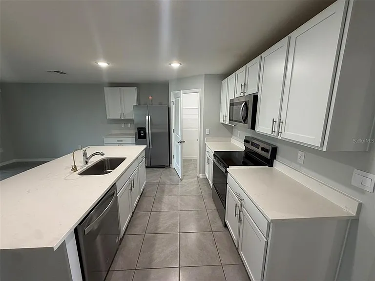 4703 SW 85th Pl — Photo 4