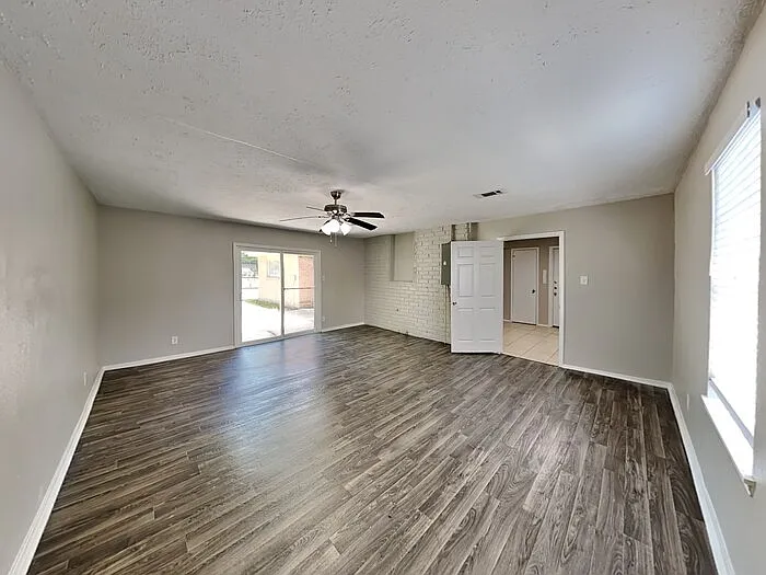 809 Lochmoor Ln — Photo 20