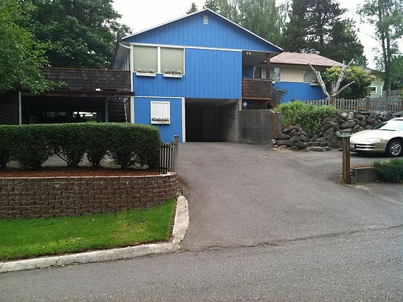 3rd image of 1504 Kitsap Dr