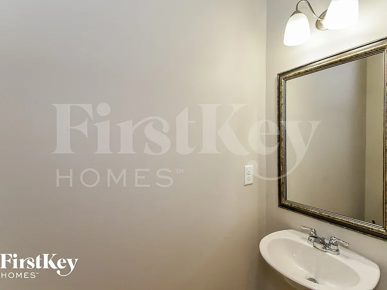 584 Dasheill Ln — Photo 14