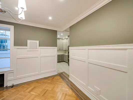 Rented by Bouklis Group | media 20