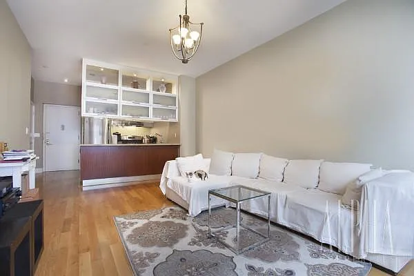 Sold by Alpha Properties NYC I LLC | media 14