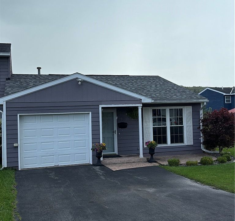 1st image of 210 Wildwood Rdg #210