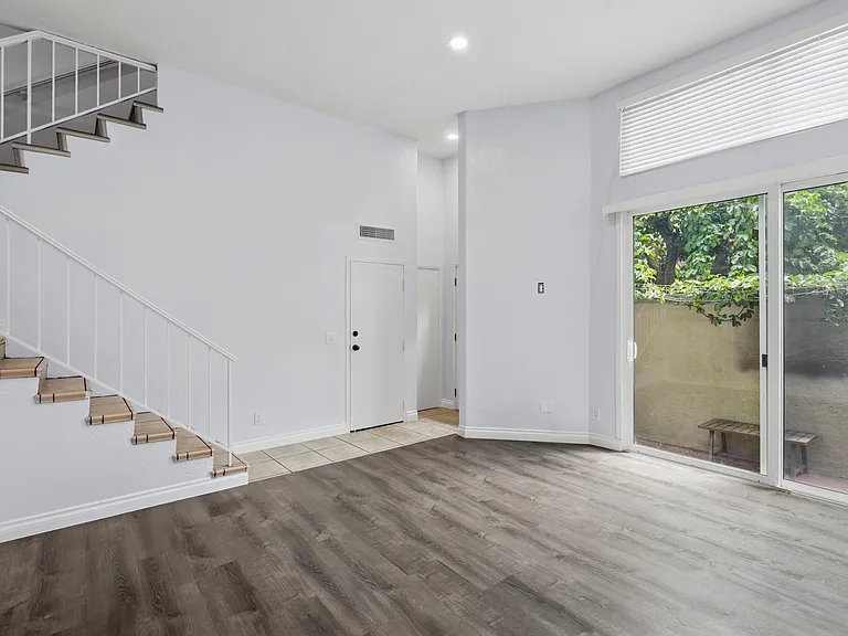 21901 Lassen St #123 — Photo 4