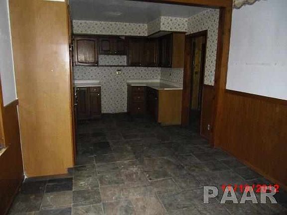 3rd image of 1427 E Paris Ave