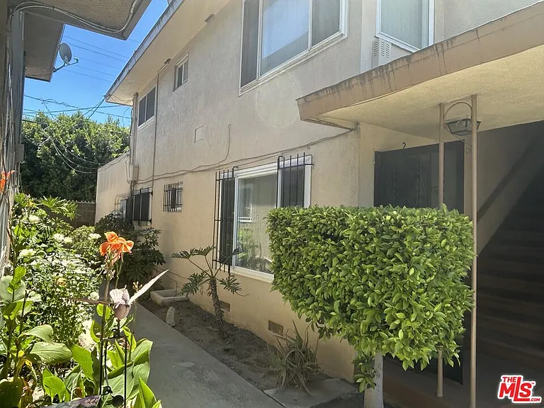 10432 Crenshaw Blvd — Photo 3