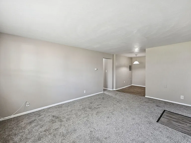 Evergreen 830 Sq.Ft.