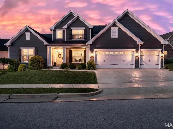 2421 August Grove Ct, Ballwin, MO 63011