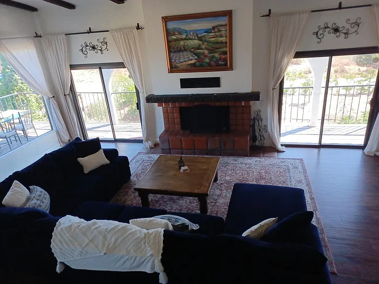 2910 Hill Valley Dr — Photo 8