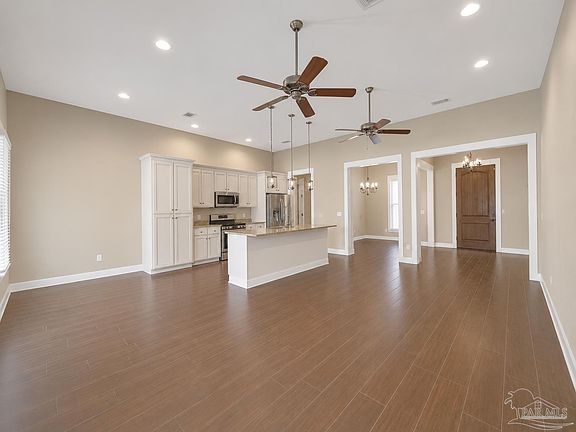 4th image of 21 Paradise Palm Cir