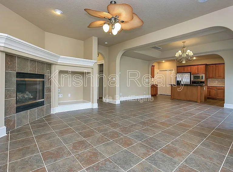 12649 NW Bayonne Ln — Photo 3