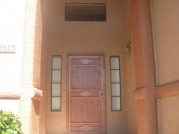 3rd image of 2523 Leawood Loop