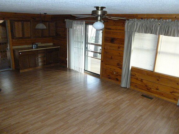 3rd image of 169 Windward Dr