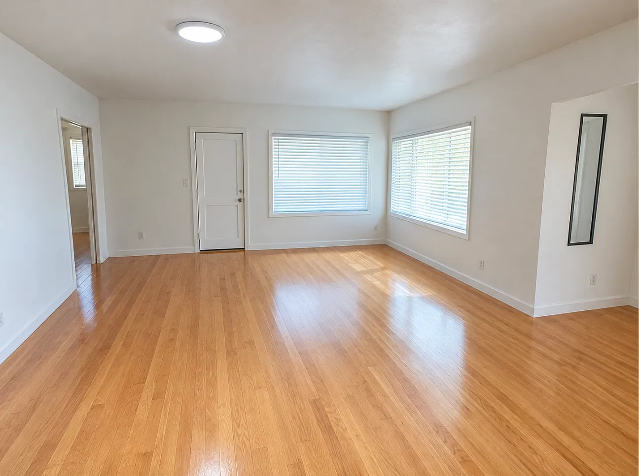 5354 E Falls View Dr — Photo 3