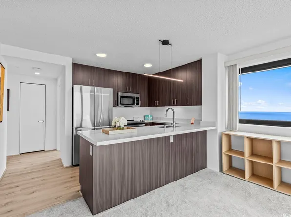 615 Keawe St #3706, Honolulu, HI 96813