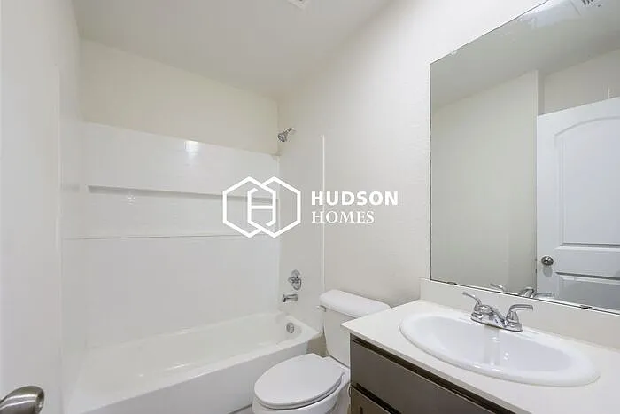 5910 Wilkes Dr — Photo 10